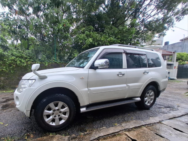 mitsubishi-montero-v98-2014-big-4
