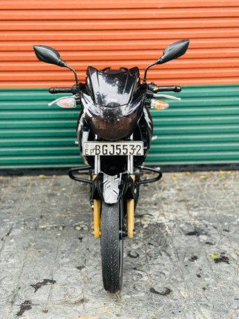 tvs-apache-rtr-180-big-2